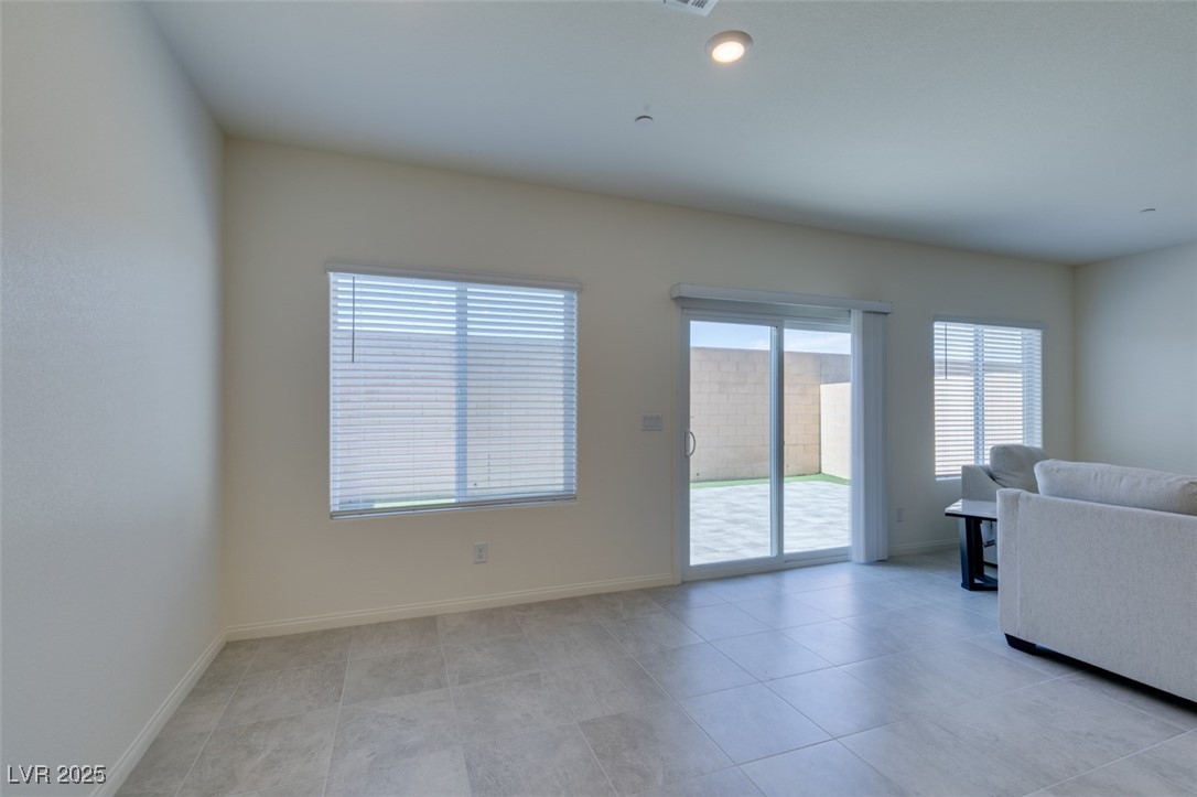 7107 Alabaster Peak Street Property Photo 17