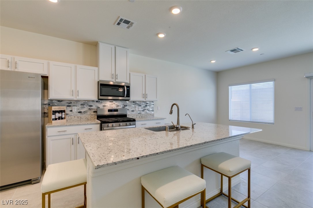 7107 Alabaster Peak Street Property Photo 24