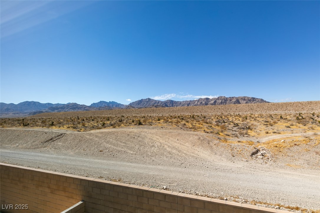 7107 Alabaster Peak Street Property Photo 37