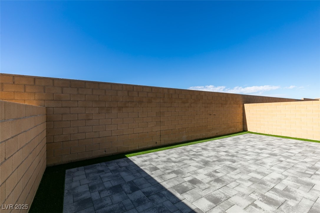 7107 Alabaster Peak Street Property Photo 40