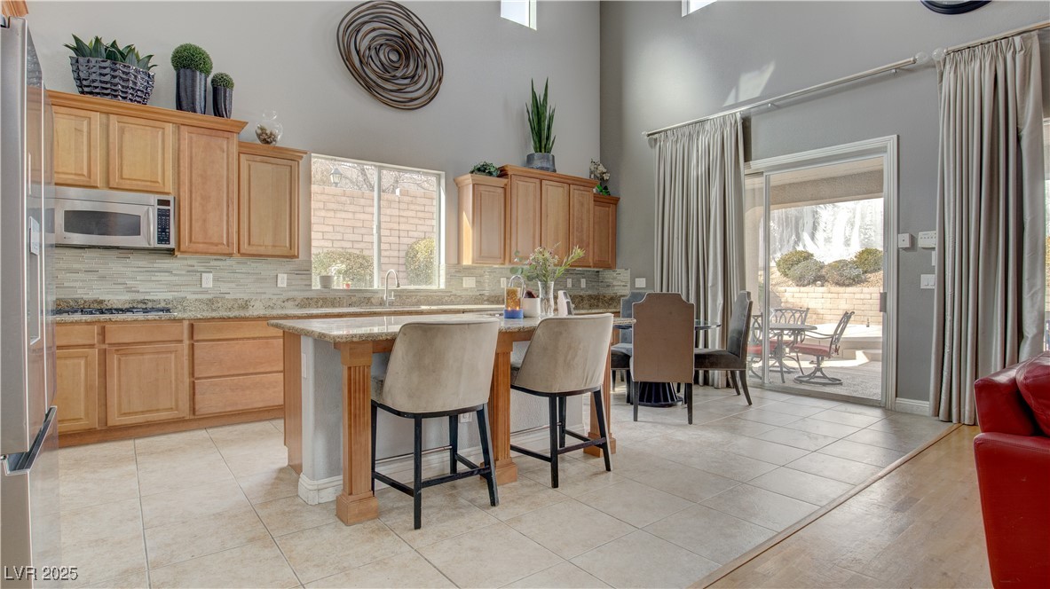 12118 La Carta Court Property Photo 9