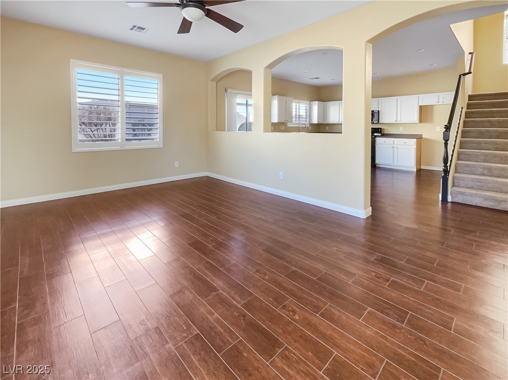 8452 Viansa Loma Avenue Property Photo 3