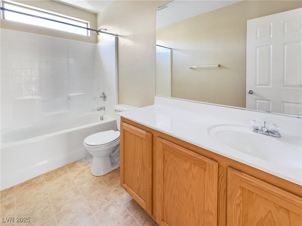 8452 Viansa Loma Avenue Property Photo 7