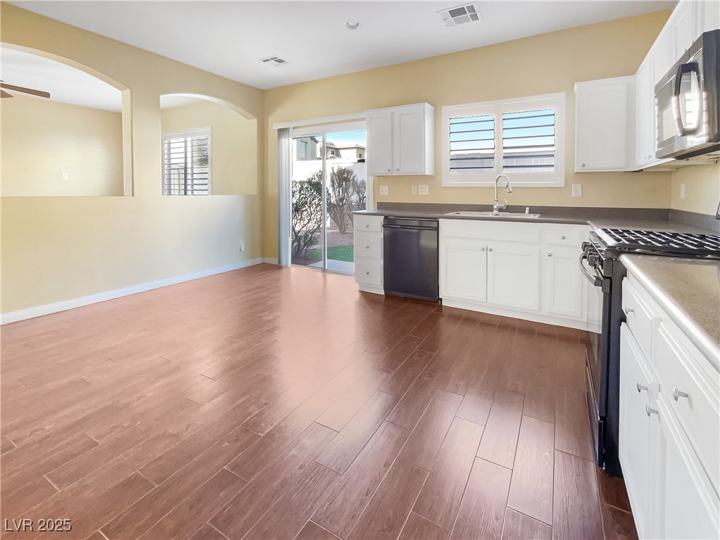 8452 Viansa Loma Avenue Property Photo 11