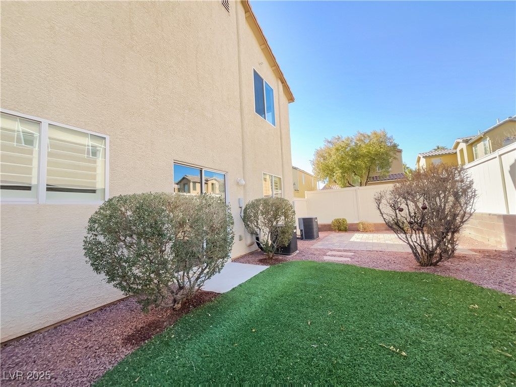8452 Viansa Loma Avenue Property Photo 18