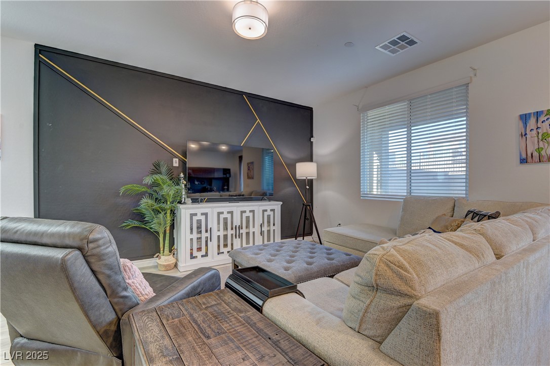 8827 Roadrunner Ravine Street Property Photo 4