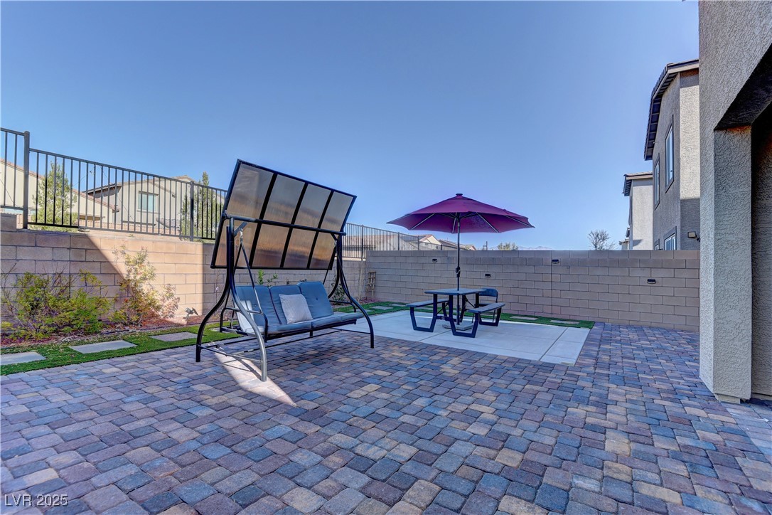 8827 Roadrunner Ravine Street Property Photo 15
