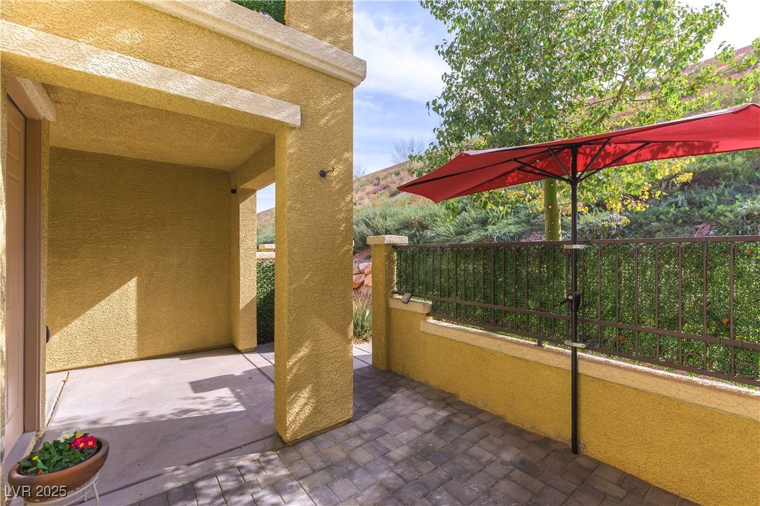 1525 Spiced Wine Avenue 12103 Property Photo 4