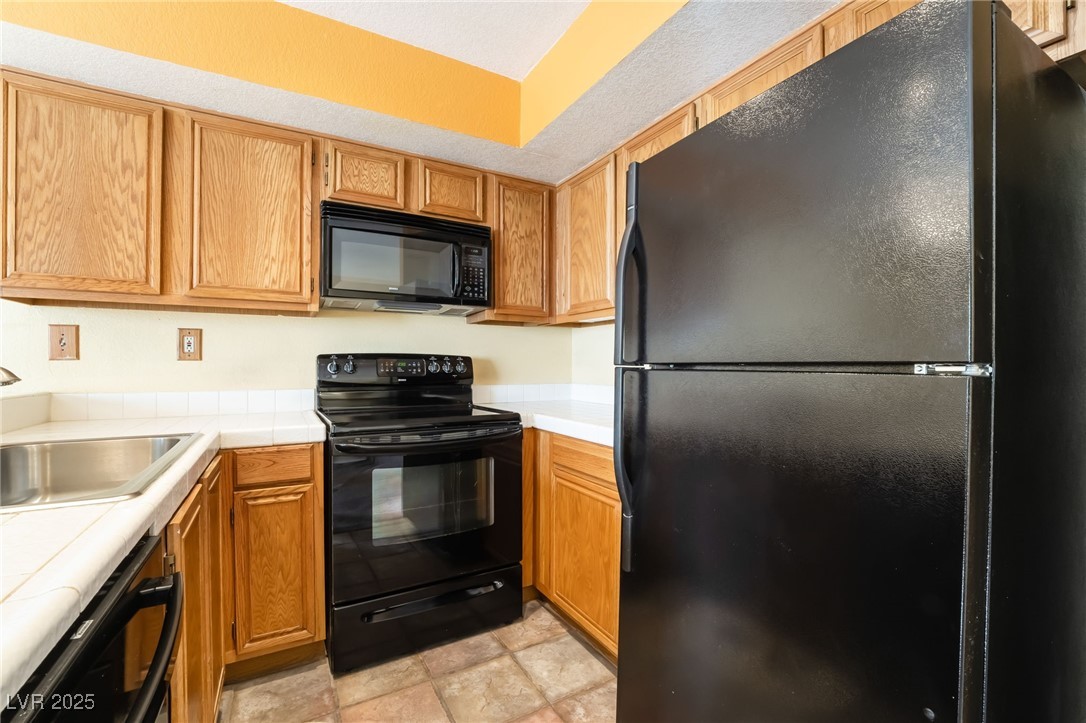 4425 Woodpine Drive 104 Property Photo 4