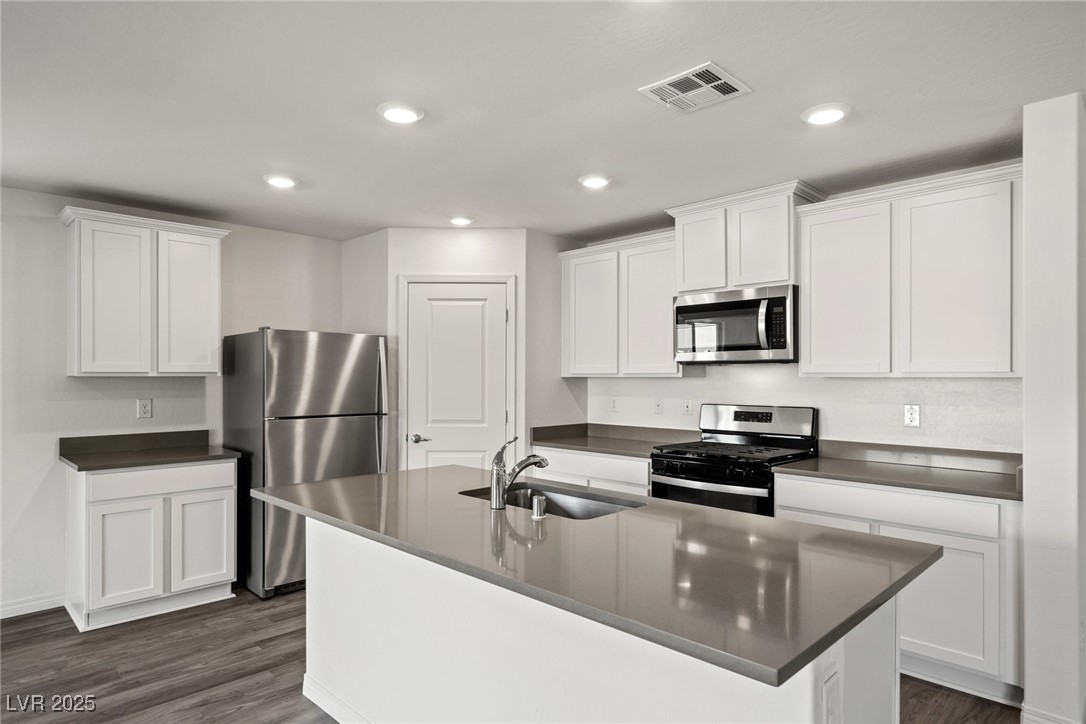 4223 Gold Desert Street Property Photo 4