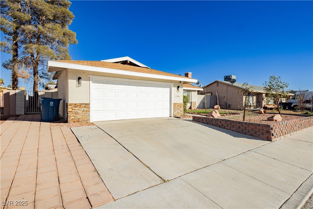 4666 Amberwood Lane Property Photo 2