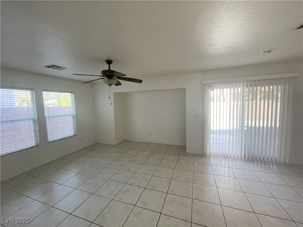 4912 Hostetler Avenue Property Photo 7