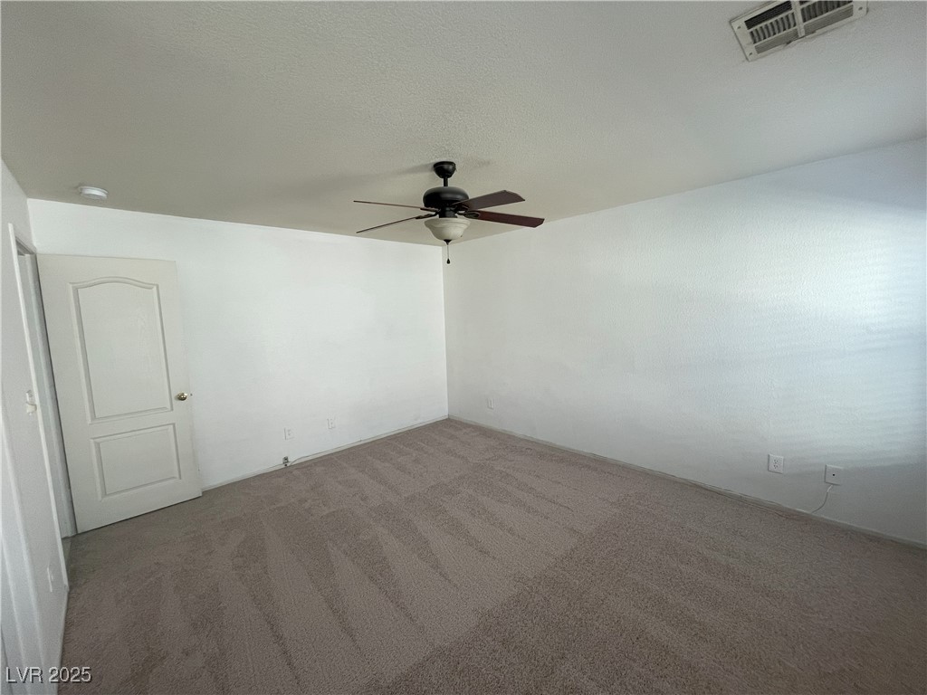 4912 Hostetler Avenue Property Photo 9