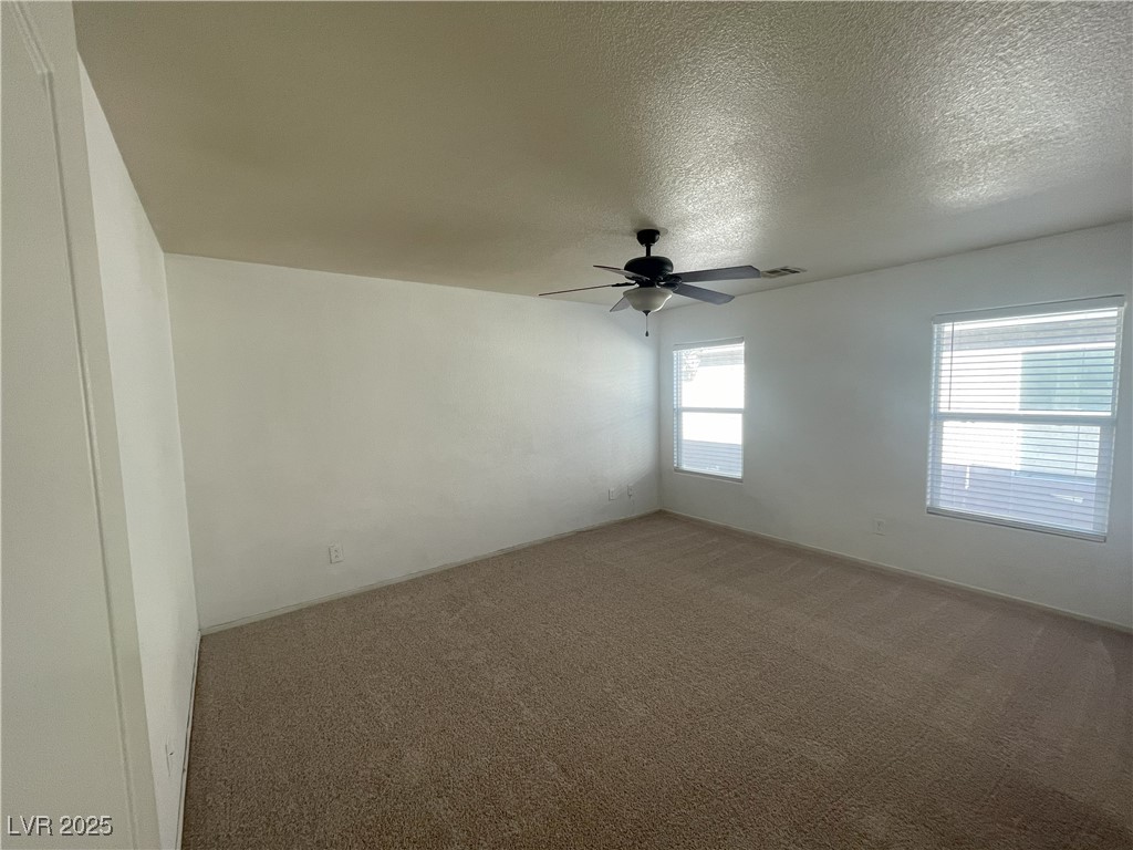 4912 Hostetler Avenue Property Photo 10