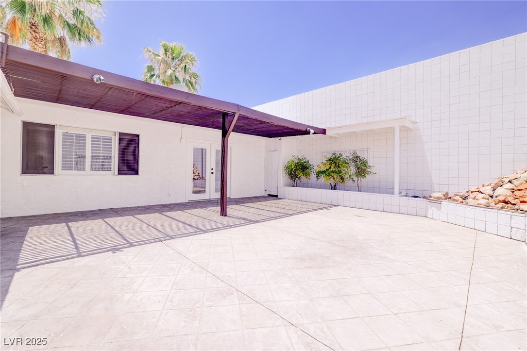 3511 Blackstone Street Property Photo 28