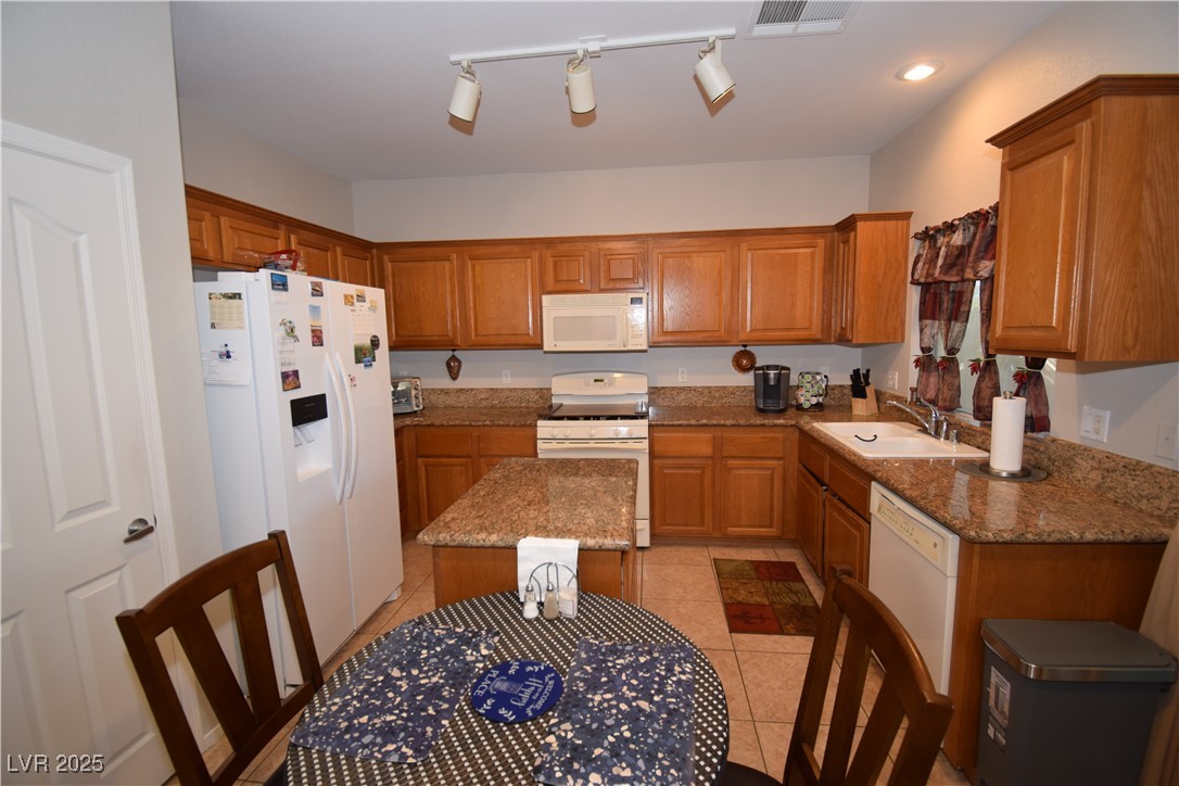 916 Echo Beach Avenue Property Photo 10