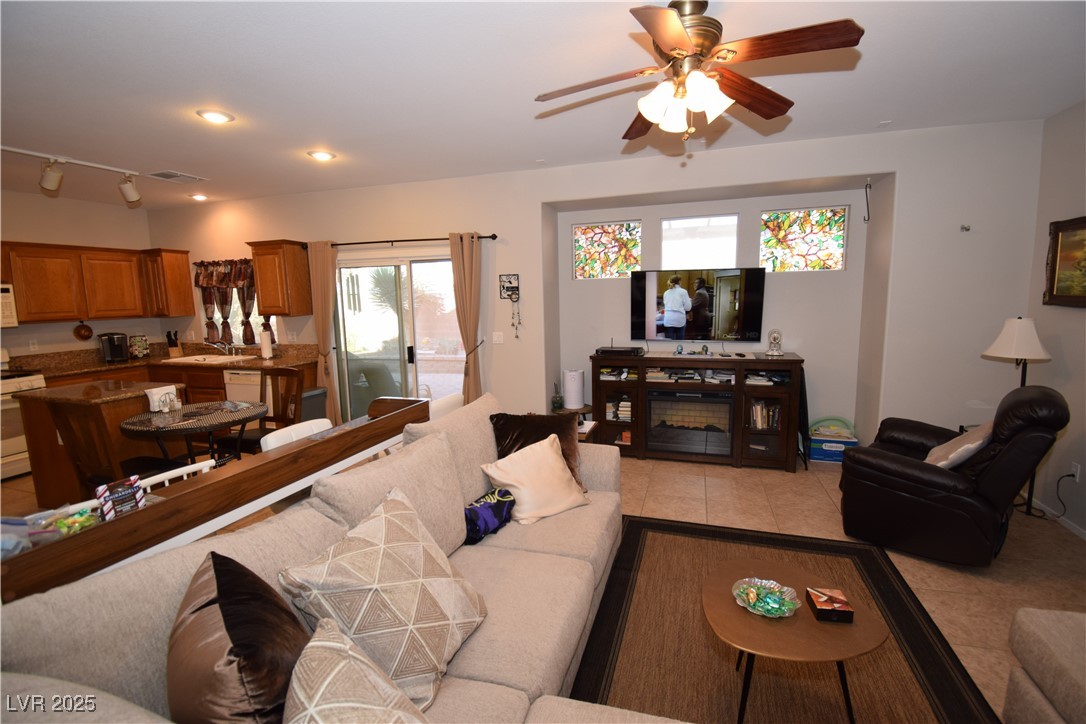 916 Echo Beach Avenue Property Photo 12