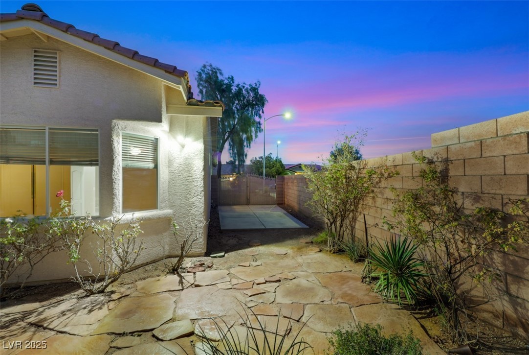 2725 Cool Lilac Avenue Property Photo 10