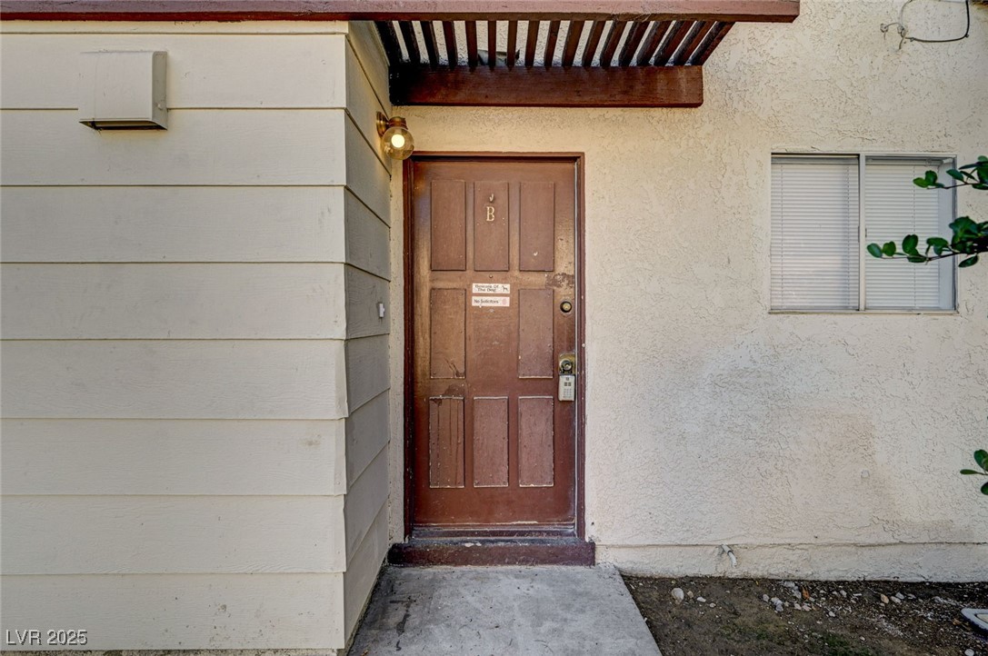 2333 Wooster Circle B Property Photo 4