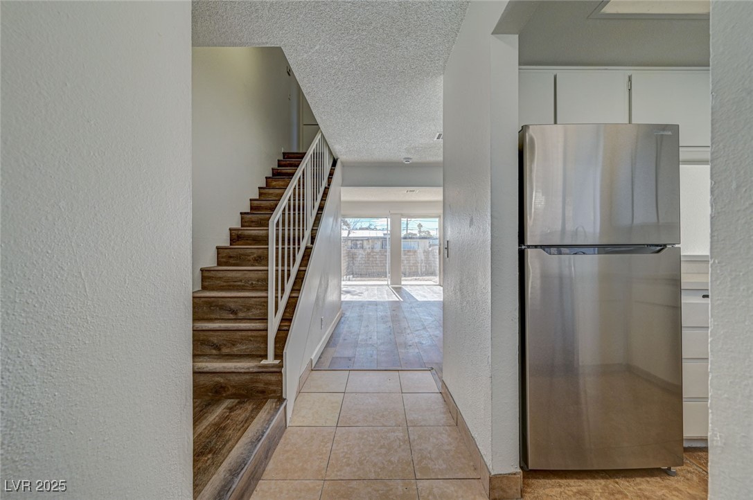 2333 Wooster Circle B Property Photo 5