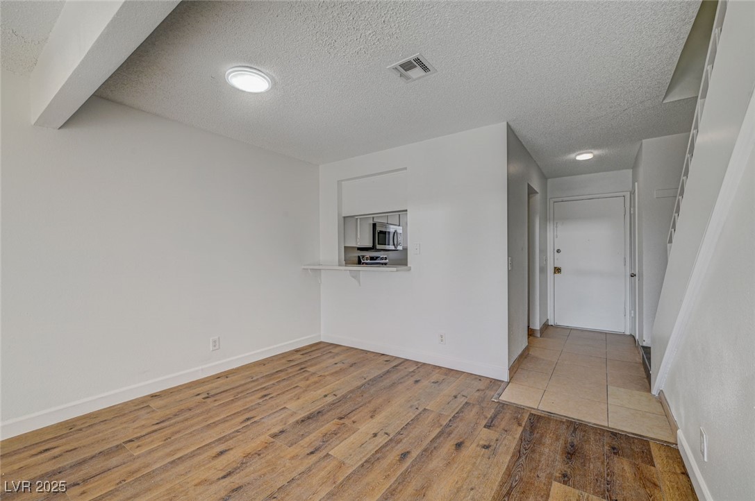 2333 Wooster Circle B Property Photo 13
