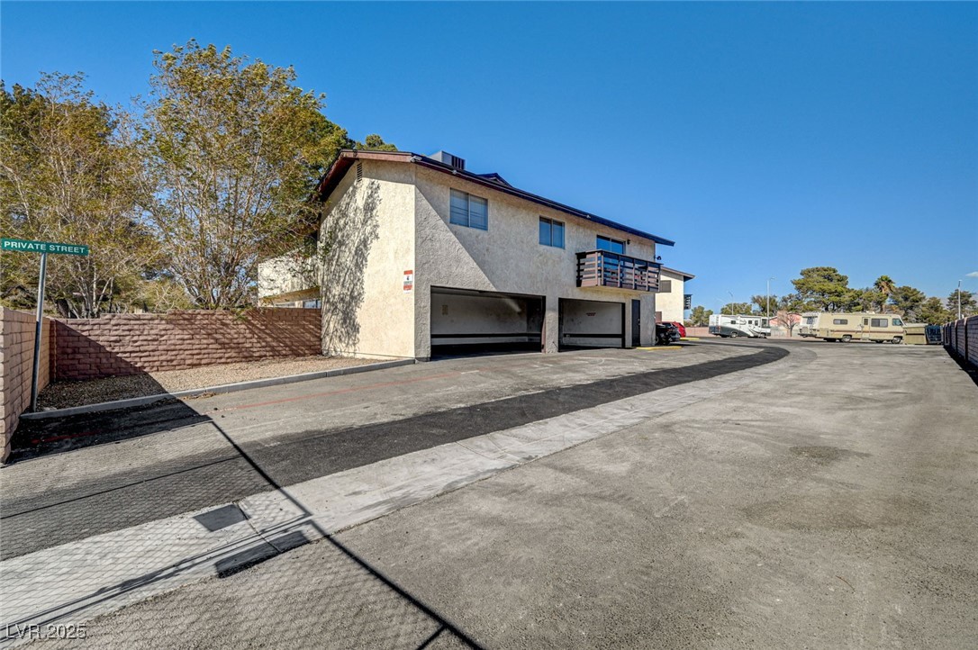 2333 Wooster Circle B Property Photo 47