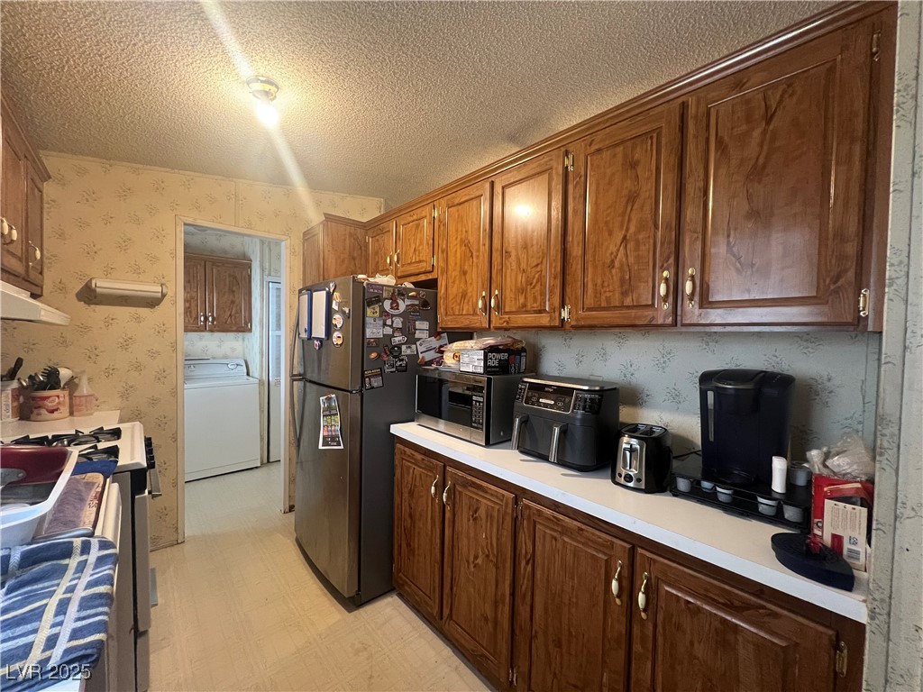 4575 Sandirose Way Property Photo 2