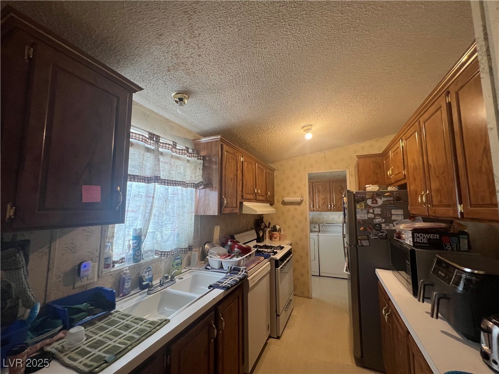4575 Sandirose Way Property Photo 5