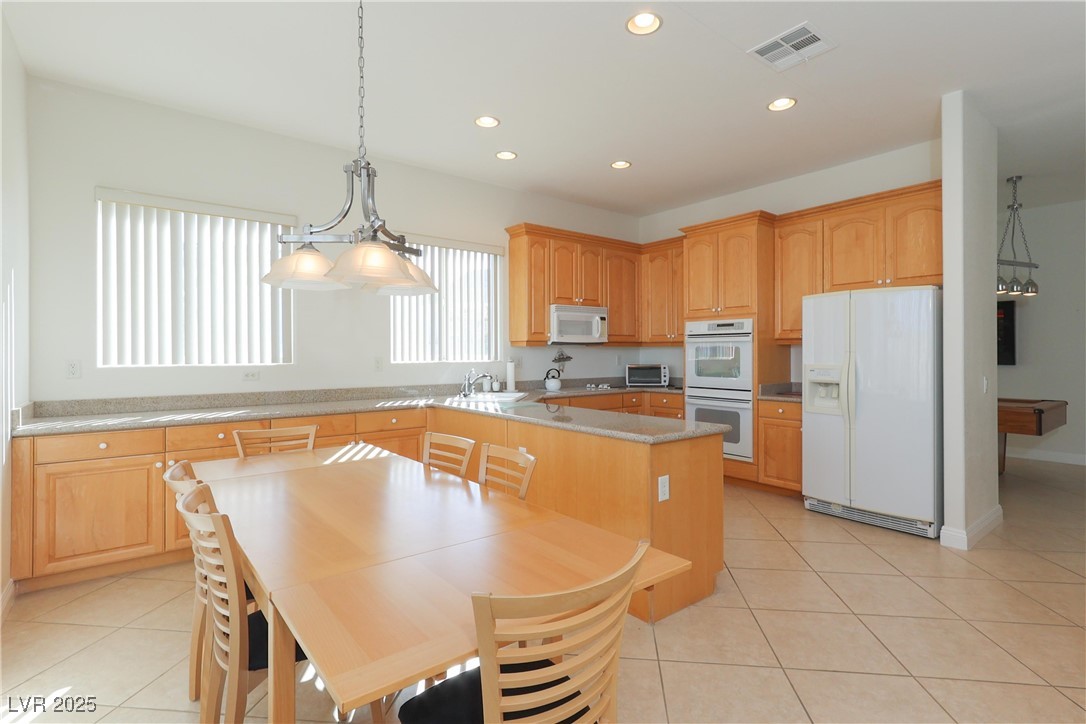 814 Lake Hill Drive Property Photo 5