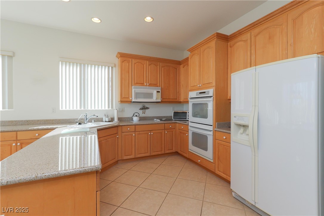 814 Lake Hill Drive Property Photo 6