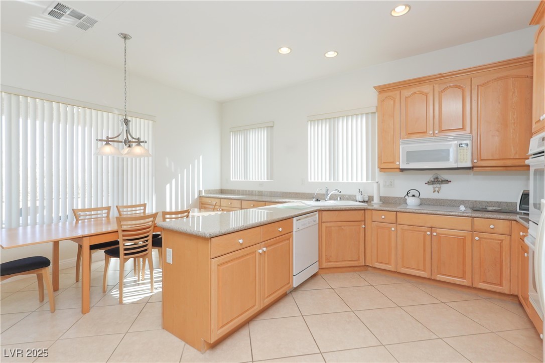 814 Lake Hill Drive Property Photo 7