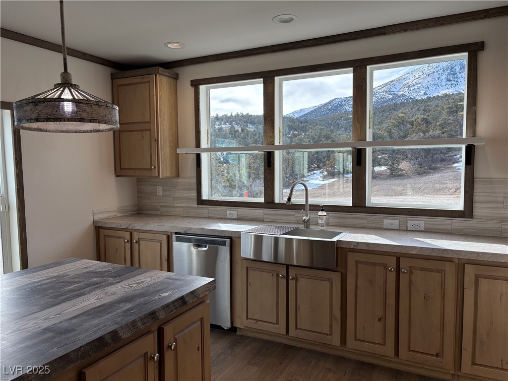 320 East Ward Mountain Drive Property Photo