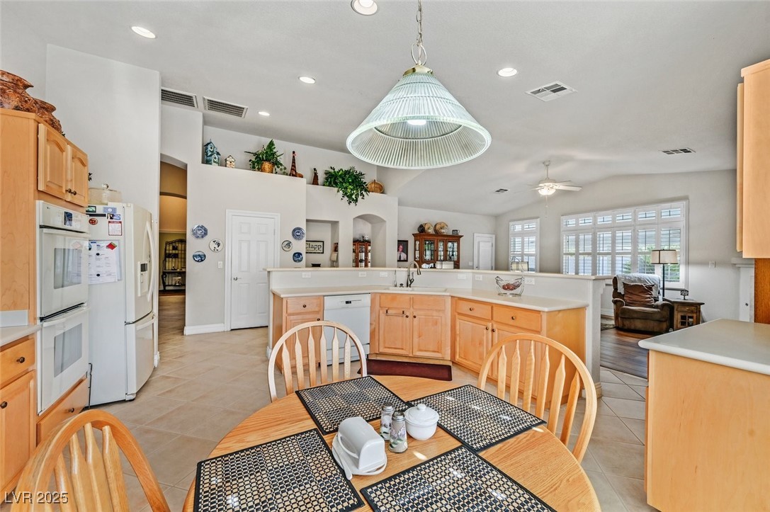 6710 Pyracantha Glen Court Property Photo 12