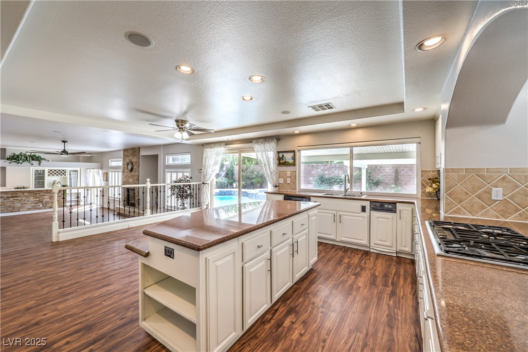 4045 Abernethy Forest Place Property Photo 20
