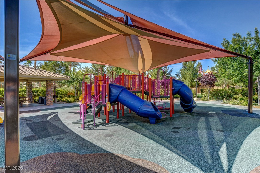 232 Garden Trellis Court Property Photo 35