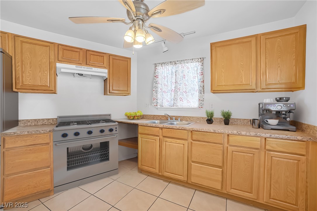 2229 La Puente Street Property Photo 5