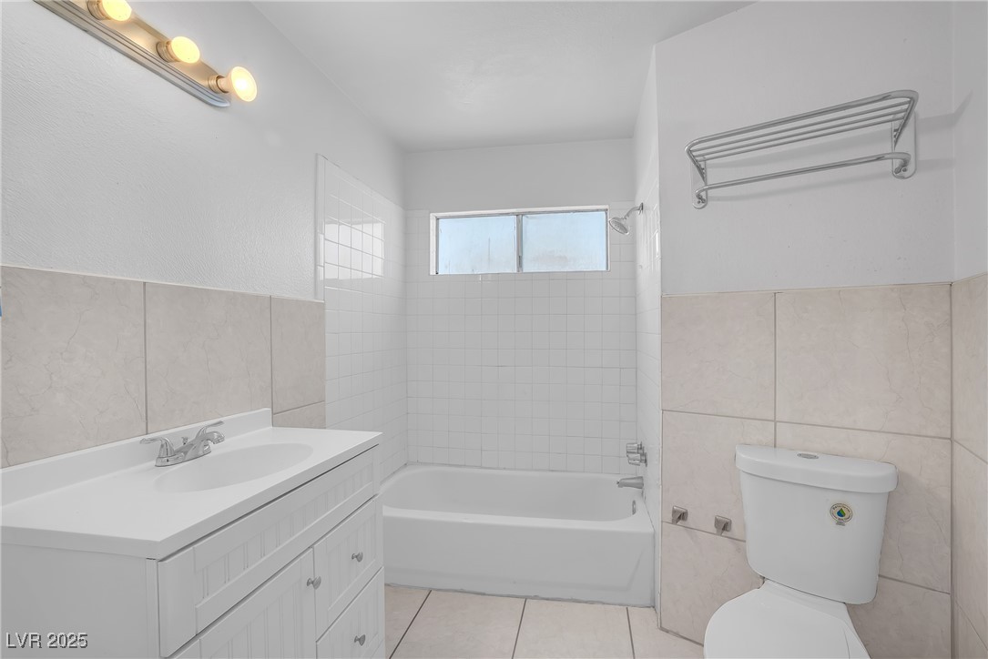 2229 La Puente Street Property Photo 7