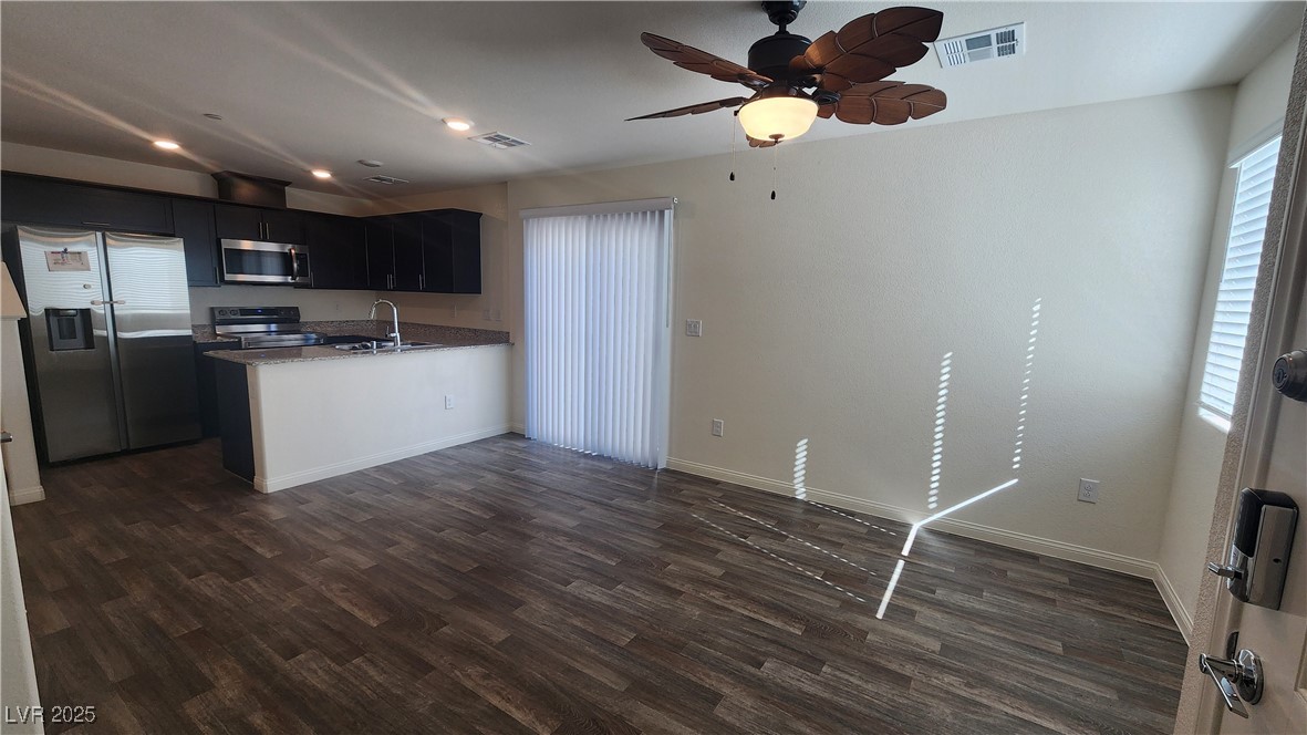 2734 Champagne Gold Avenue Property Photo 3