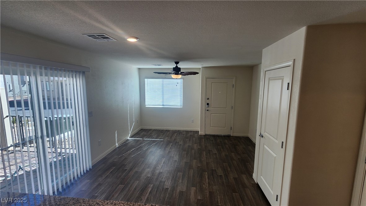 2734 Champagne Gold Avenue Property Photo 7