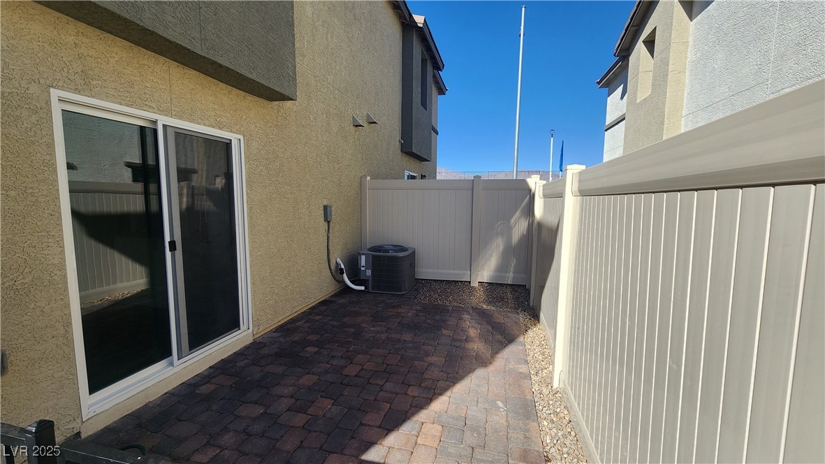 2734 Champagne Gold Avenue Property Photo 19