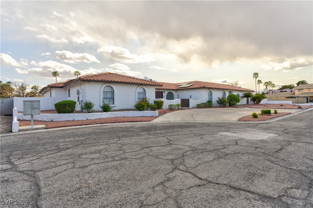 1780 Westwind Road Property Photo 3