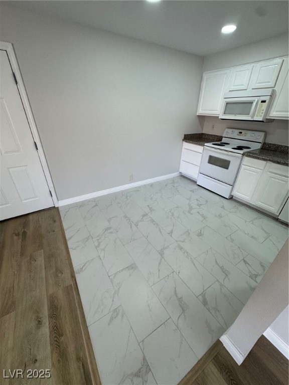 5241 River Glen Drive 184 Property Photo 6