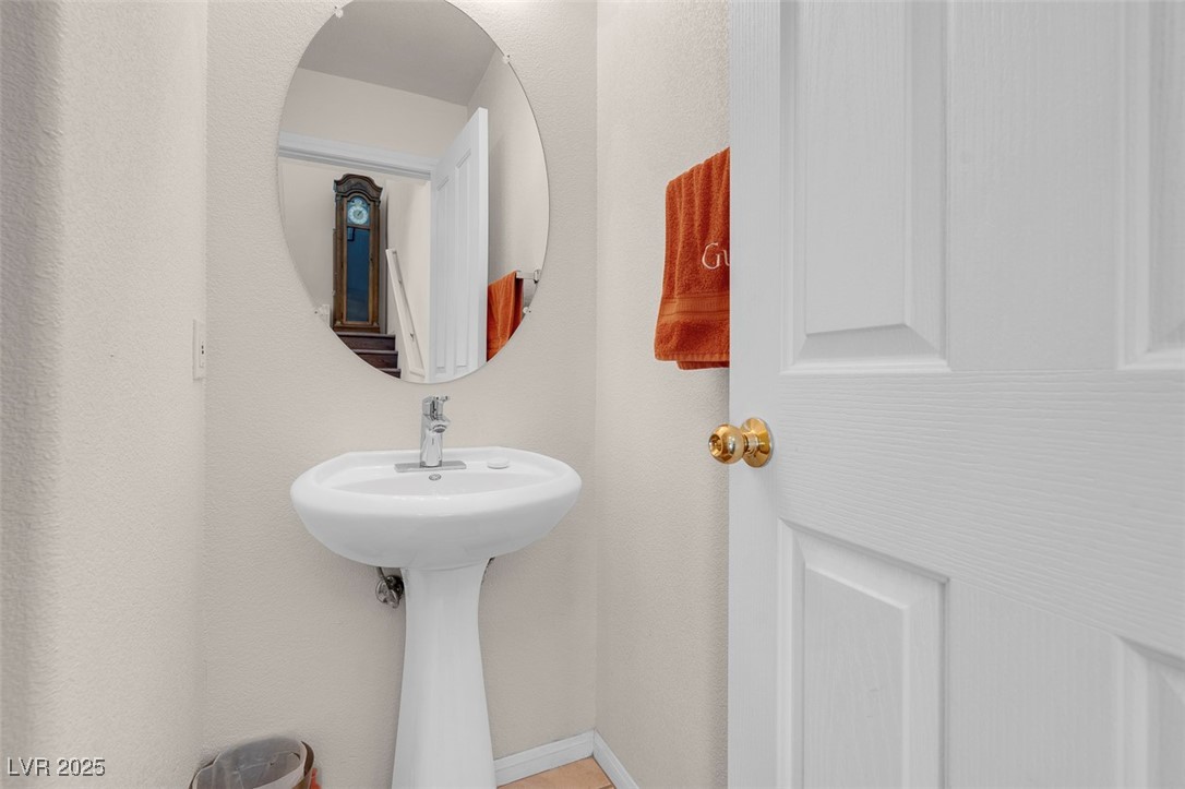 8426 Sluman Court Property Photo 22