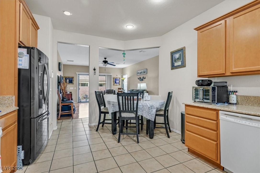 6144 Corbin Avenue Property Photo 12