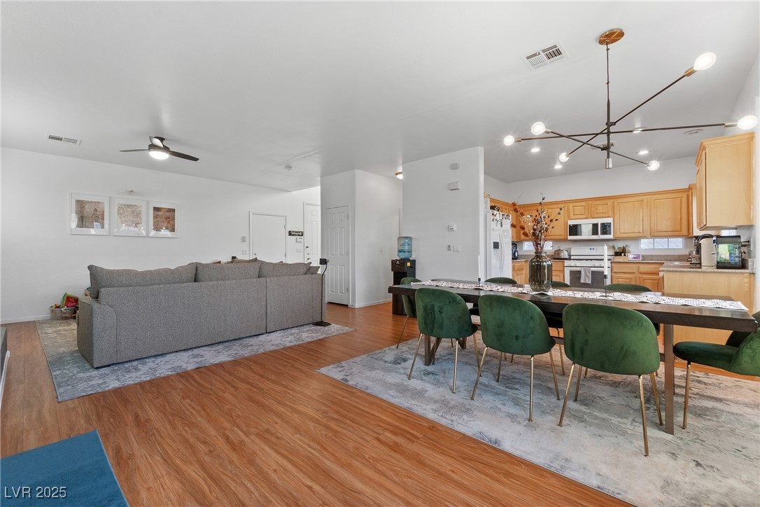 8036 Eurostar Street Property Photo 8