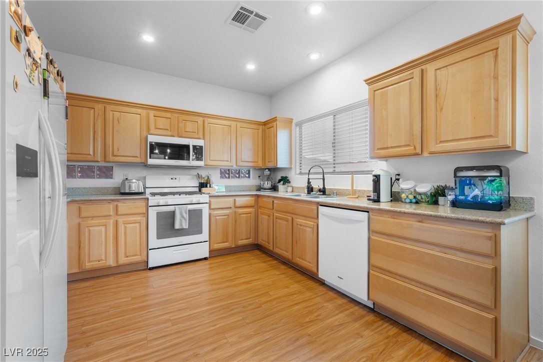 8036 Eurostar Street Property Photo 9