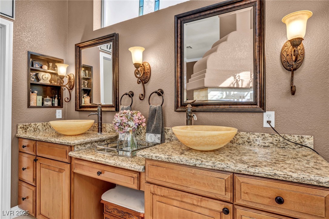 2107 Eaglepath Circle Property Photo 6