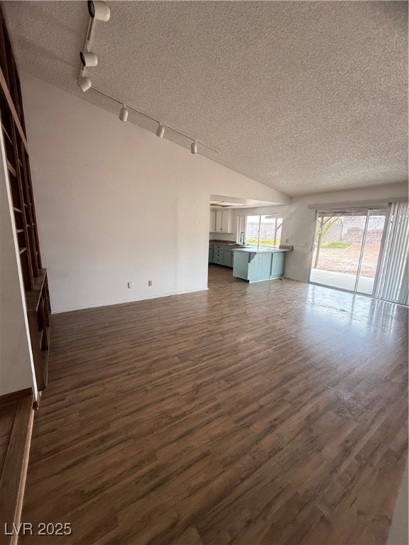904 Dianne Drive Property Photo 5