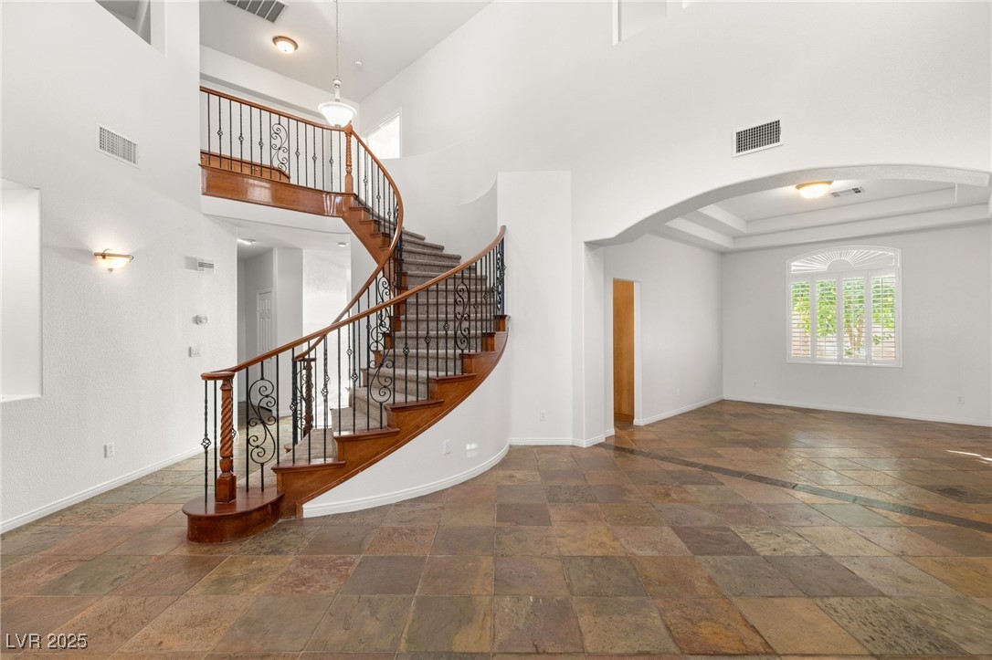 7840 Red Leaf Drive Property Photo 4