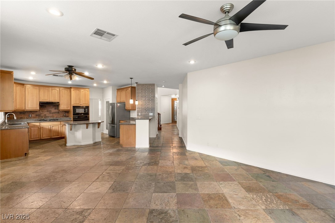 7840 Red Leaf Drive Property Photo 11